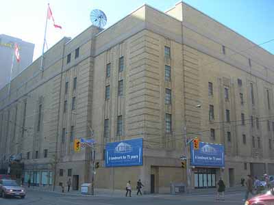 Exterior view of Maple Leaf Gardens. © Parks Canada/Parcs Canada, 1999.