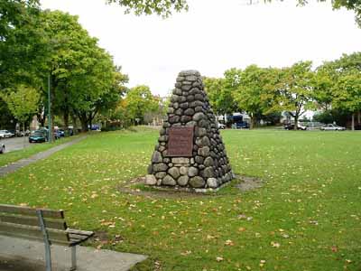 View of the plaque at Marpole Midden National Historic Site of Canada. (© Parks Canada/Parcs Canada 2008.)