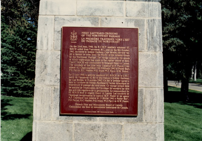 Detailed view of HSMBC plaque © Parks Canada / Parcs Canada, 1989