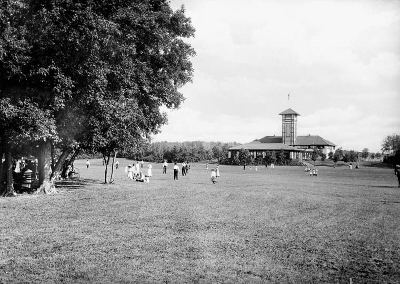 Historic photograph showing the Pavilion at Assiniboine Park and Zoo, ca. 1900-1925 © Library and Archives Canada | Bibliothèque et Archives Canada, Albertype Company, PA-031552