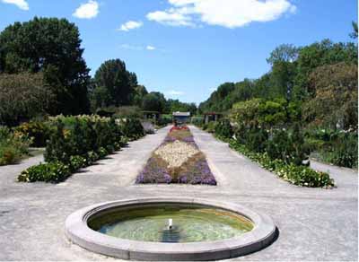 General view of Montréal Botanical Garden National Historic Site of Canada, showing the oldest section of the garden, 2006. © Parks Canada Agency/Agence Parcs Canada, Nathalie Clerk, 2006.