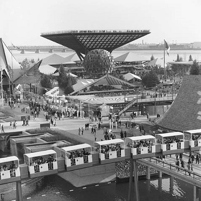 Foule devant le pavillion du Canada à l'Expo 67 © Bibliothèque et Archives Canada | Library and Archives Canada