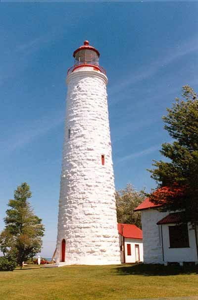 Exterior photo © (Parks Canada / Parcs Canada, ORO, 1993.)