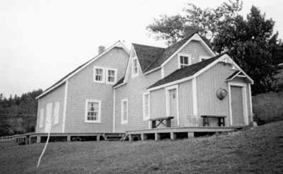 Side view of the Xavier Blanchette House (© Parks Canada Agency / Agence Parcs Canada)