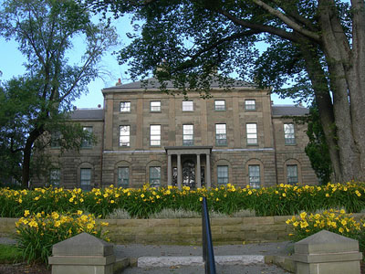 Rear view of Government House, showing the reduction in window height on each storey with rusticated arched openings on the ground floor. © Government House, Jimmy Emerson, 2010.