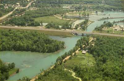 Aerial photo of the Trent-Severn Waterway, 1993. © Parks Canada Agency/Agence Parcs Canada, 1993.