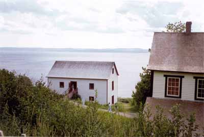 Corner view of the eastern and northern walls of the Hyman Warehouse © Parks Canada Agency / Agence Parcs Canada