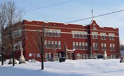 General view of the Lambert School at the Saint-Joseph-de-Beauce Institutional Ensemble National Historic Site of Canada, 2004. © Parks Canada Agency / Agence Parcs Canada, J. Dufresne, 2004.