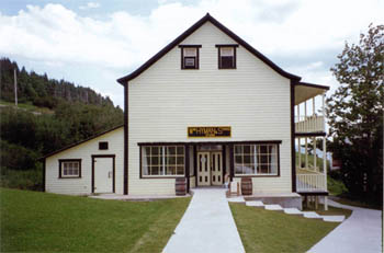 Facade of the Hyman house and store in 1992 © Parks Canada Agency / Agence Parcs Canada