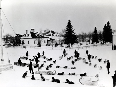 Vue historique du lieu historique national du Canada de Lower Fort Garry. © Parks Canada Agency / Agence Parcs Canada