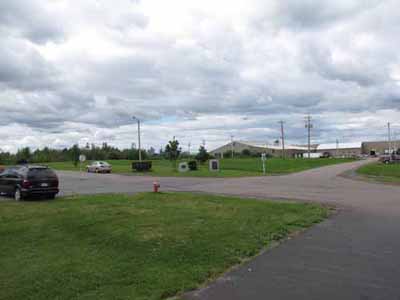 General view of the Springhill Coal Mining site showing the commemorative plaques and viewscapes throughout the complex as a whole. © Parks Canada Agency / Agence Parcs Canada, 2010