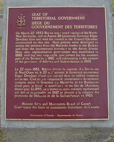 Vue de la plaque CLMHC à Regina (© Parks Canada / Parcs Canada, 2003)