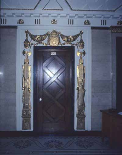 Vue de l'intérieur du palais de justice de Joliette, qui montre les éléments qui témoignent de son rôle public, 1982. © Agence Parcs Canada / Parks Canada Agency, 1982.