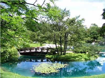 General view of the Montréal Botanical Garden National Historic Site of Canada, showing the naturalistic, modern Japanese Garden, 2006. © Parks Canada Agency/Agence Parcs Canada, Nathalie Clerk, 2006.