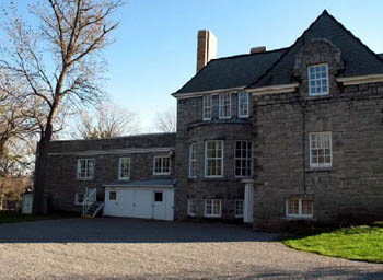 Rear view of the Wright-Scott House, 2006. © Parks Canada Agency / Agence Parcs Canada, Monique Trépanier, 2006.