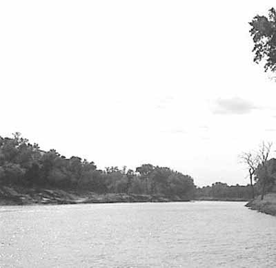 View of the Red River from Fort Dufferin. © Parks Canada Agency / Agence Parcs Canada.