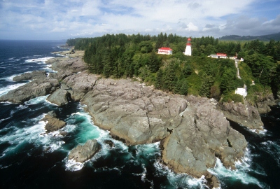 General view of Pachena Point Lighthouse its location within a rugged, isolated and heavily wooded environment on the west coast of Vancouver Island © Parks Canada | Parcs Canada, Josh McCullough, 2006